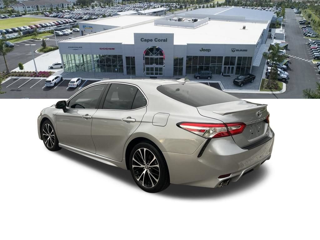 Used 2020 Toyota Camry SE FWD image 8