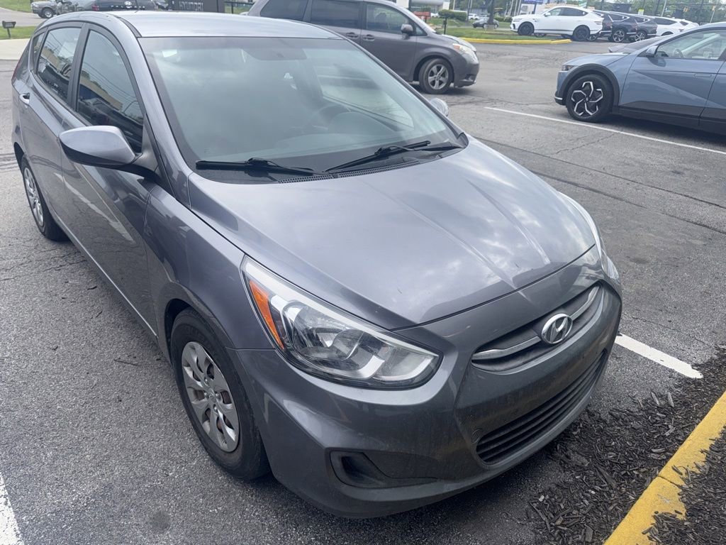 Used 2017 Hyundai Accent SE FWD image 3