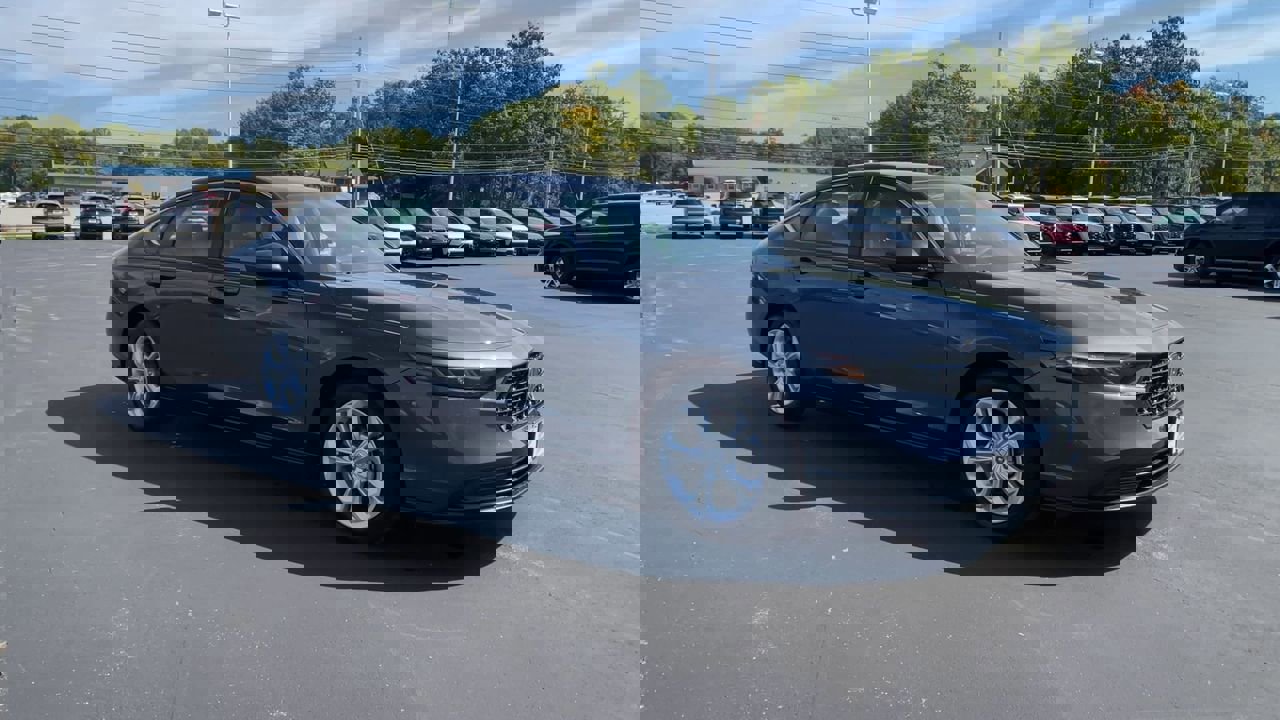 Certified 2023 Honda Accord LX image 3