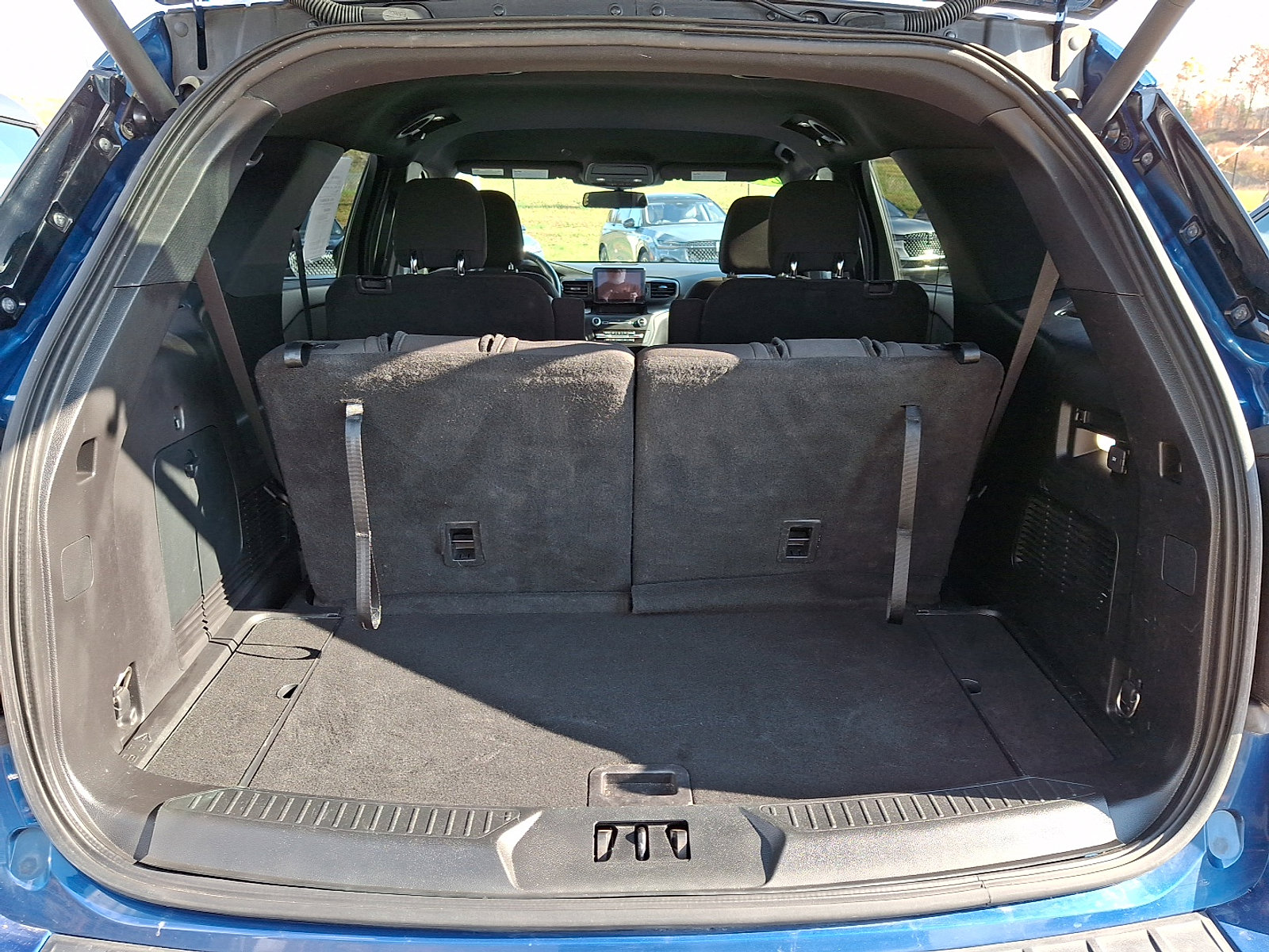 Used 2020 Ford Explorer XLT image 27