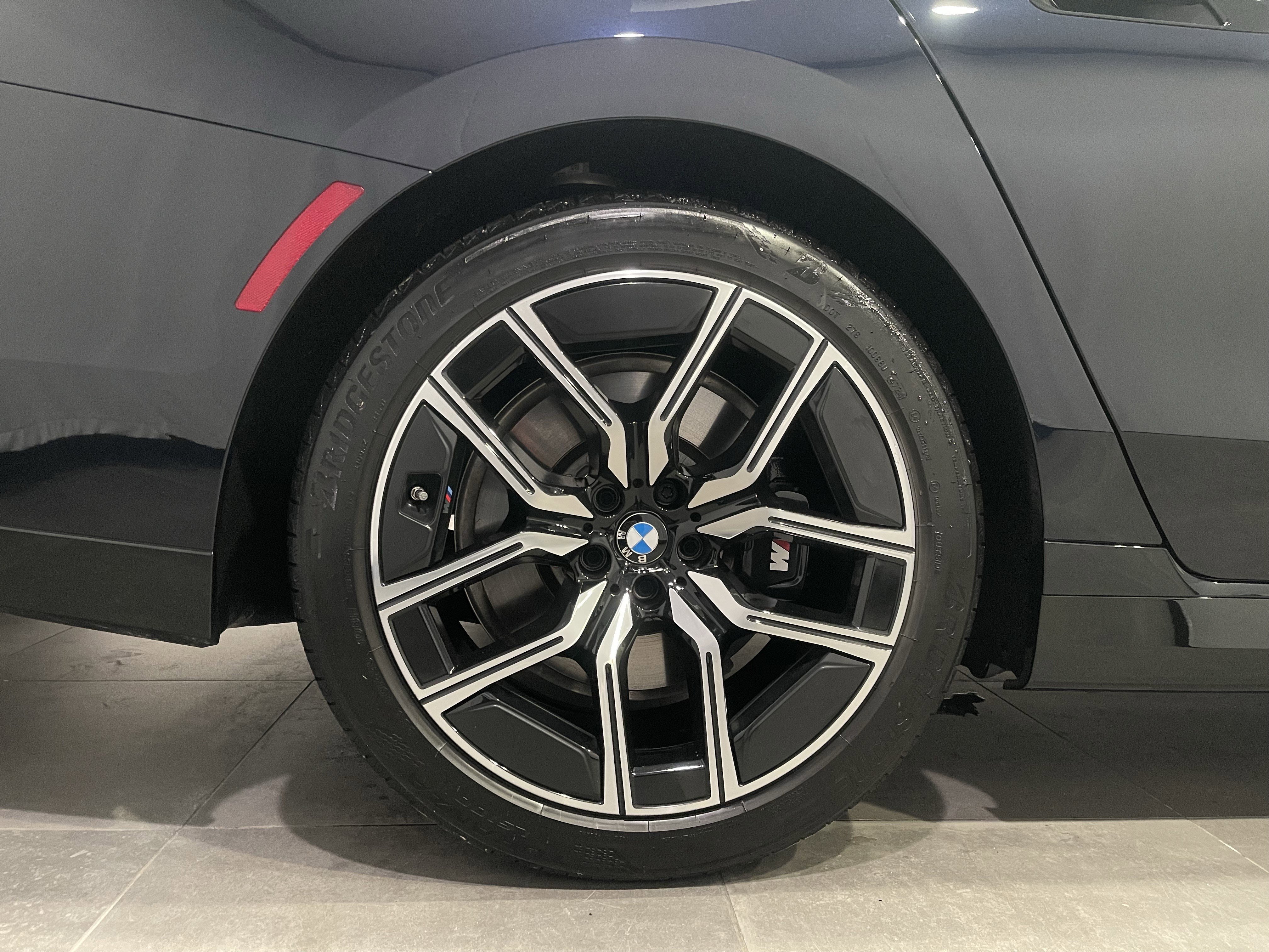 Used 2025 BMW 740i xDrive image 10