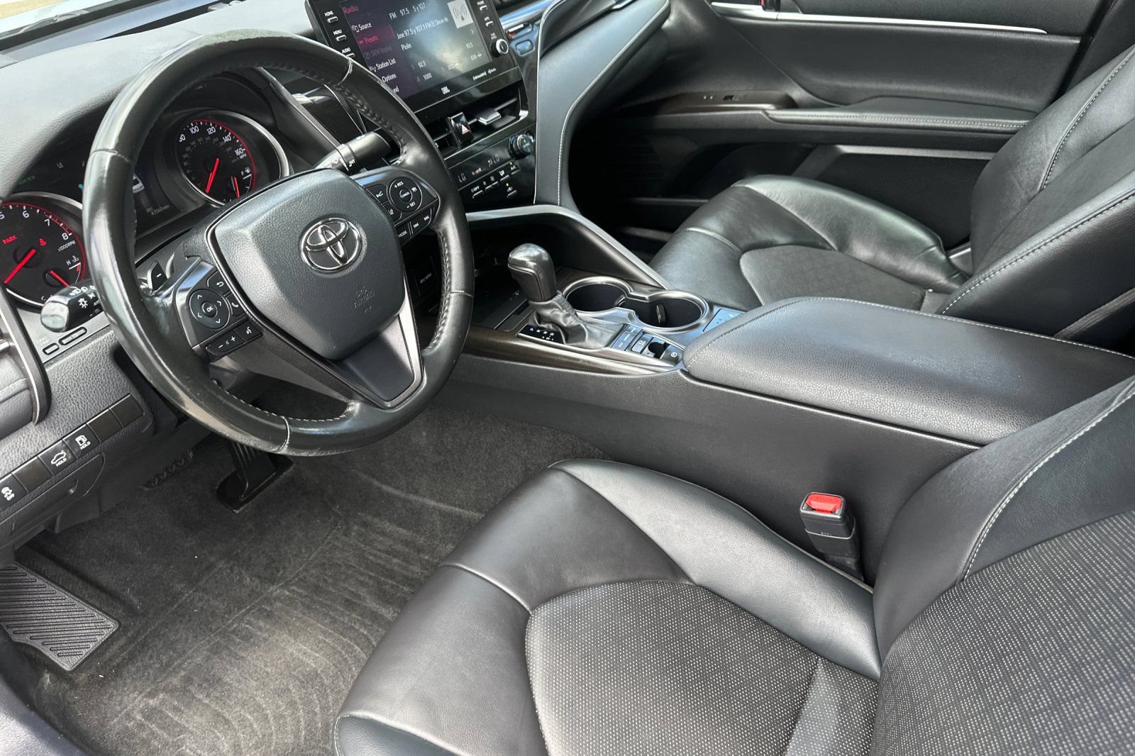Used 2024 Toyota Camry XSE FWD image 10