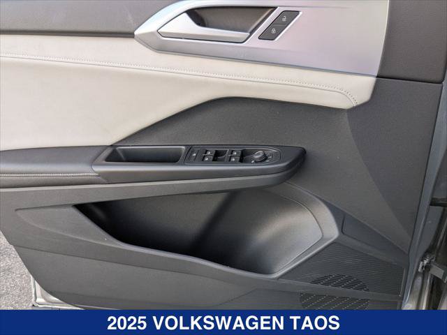 Used 2025 Volkswagen Taos SE FWD image 10