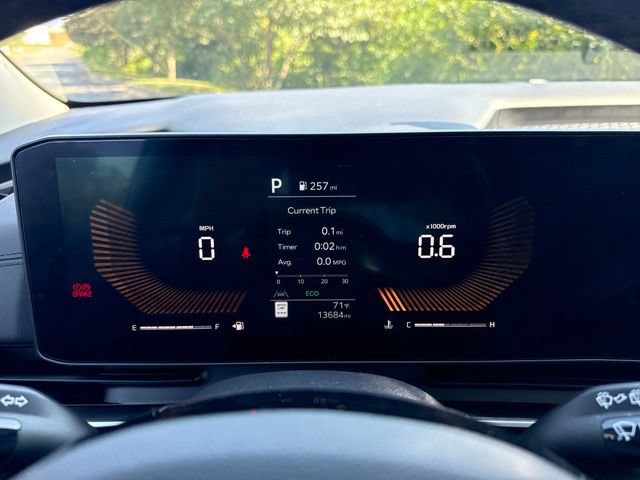 Used 2025 Kia Carnival FWD image 13