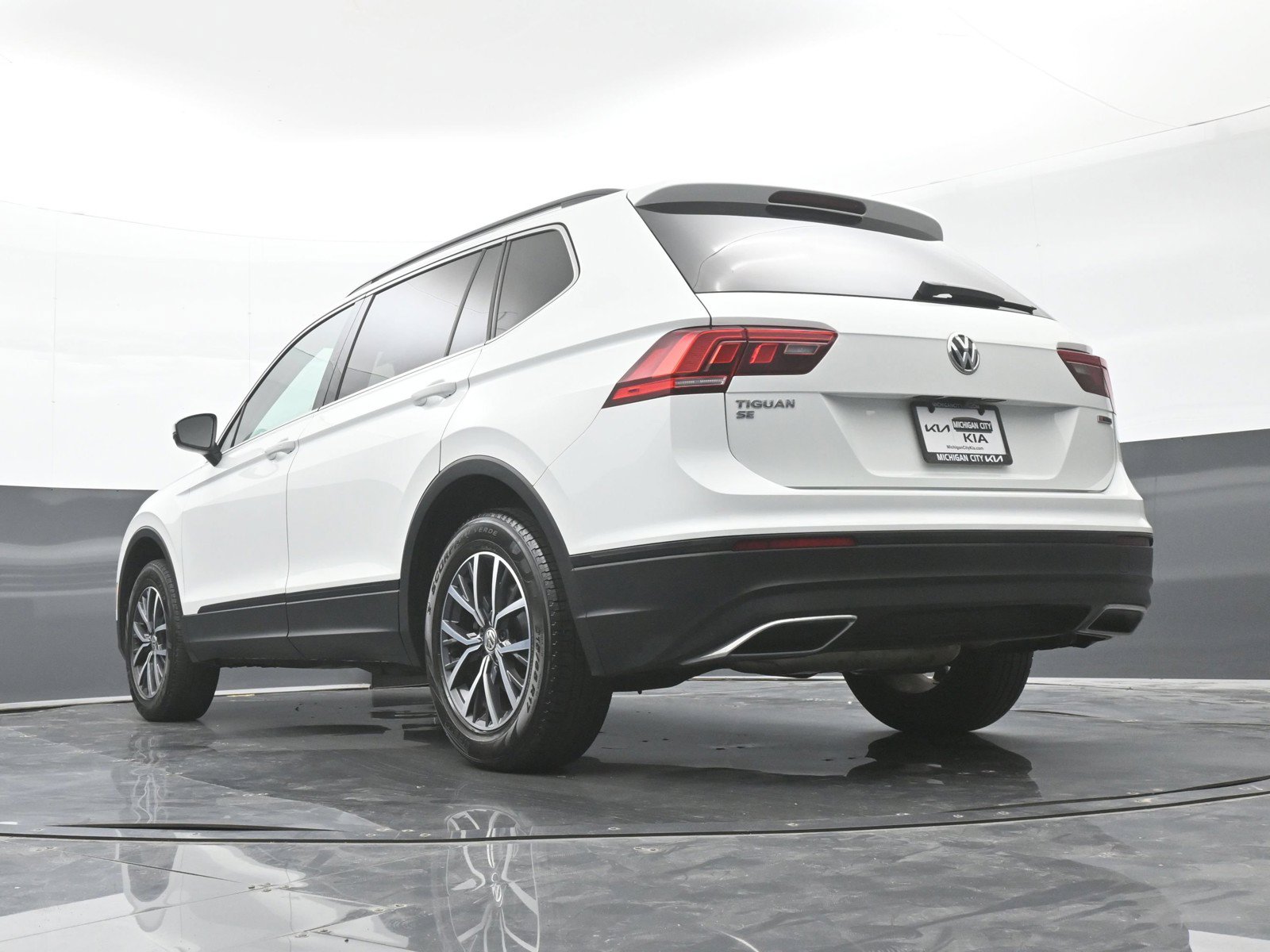 Used 2019 Volkswagen Tiguan SE w/ Panoramic Sunroof Package AWD/4WD image 37