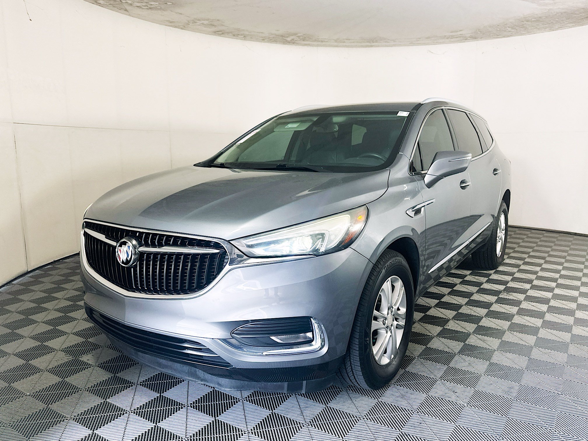Used 2018 Buick Enclave Essence FWD image 7