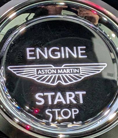 Used 2025 Aston Martin V8 Vantage Coupe RWD image 17