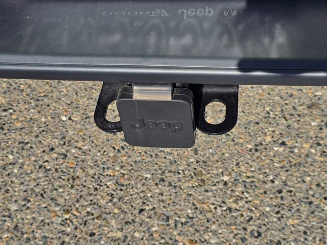 Certified 2025 Jeep Gladiator Sport AWD/4WD image 24