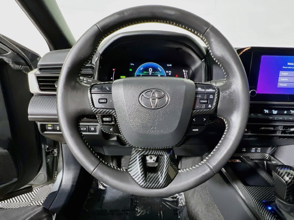 Used 2025 Toyota Camry SE FWD image 15