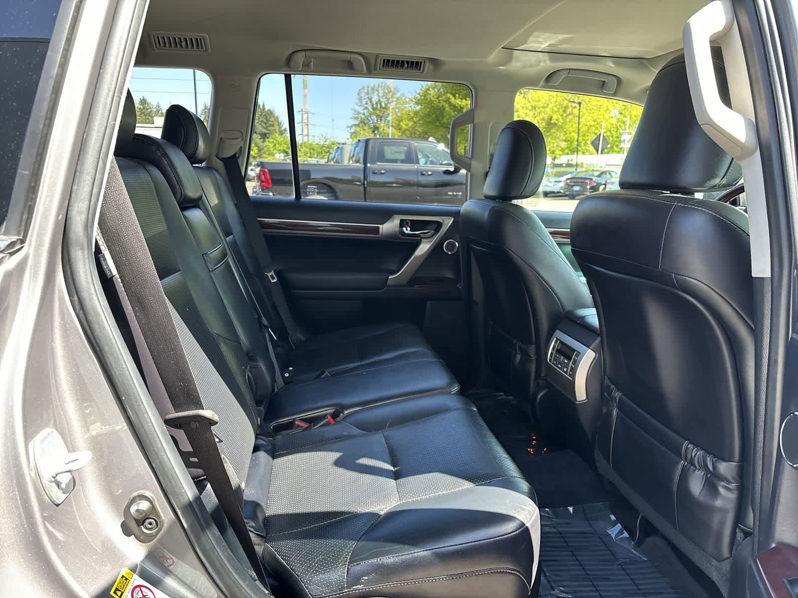 Used 2014 Lexus GX 460 Luxury AWD/4WD image 7
