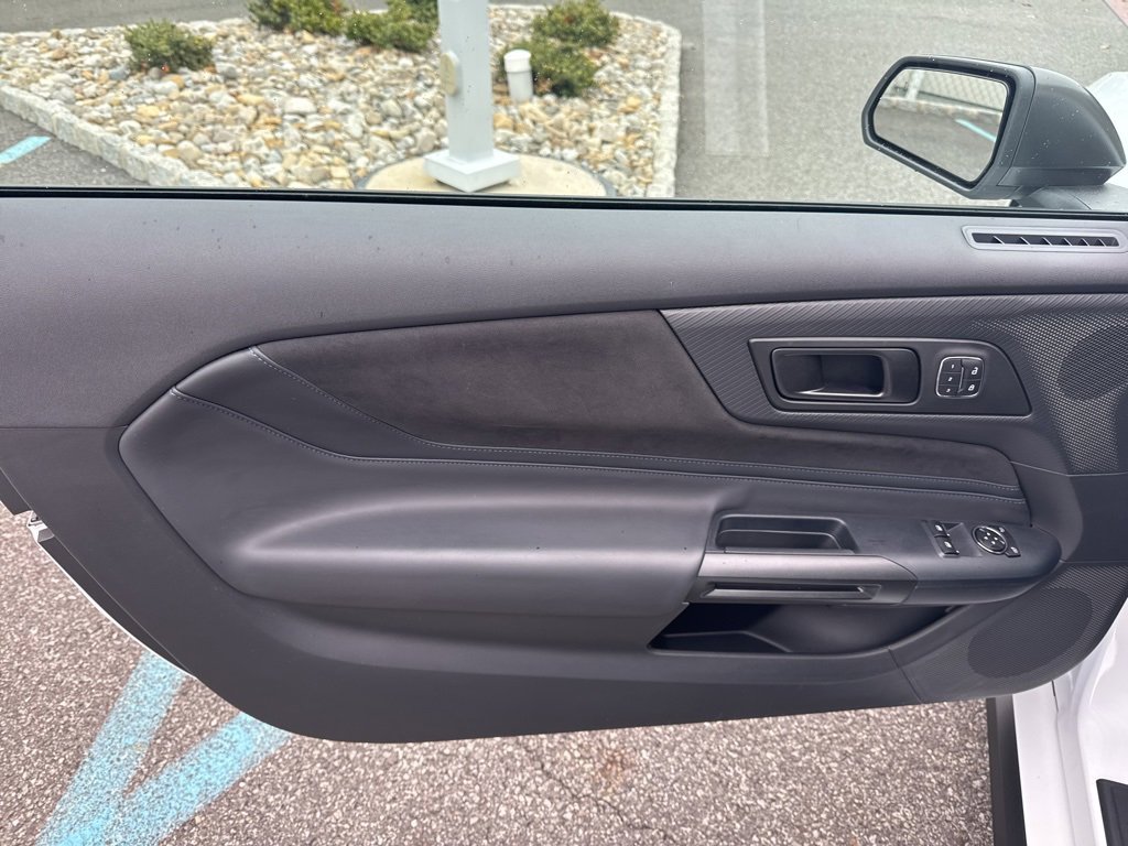 Used 2025 Ford Mustang Dark Horse image 8