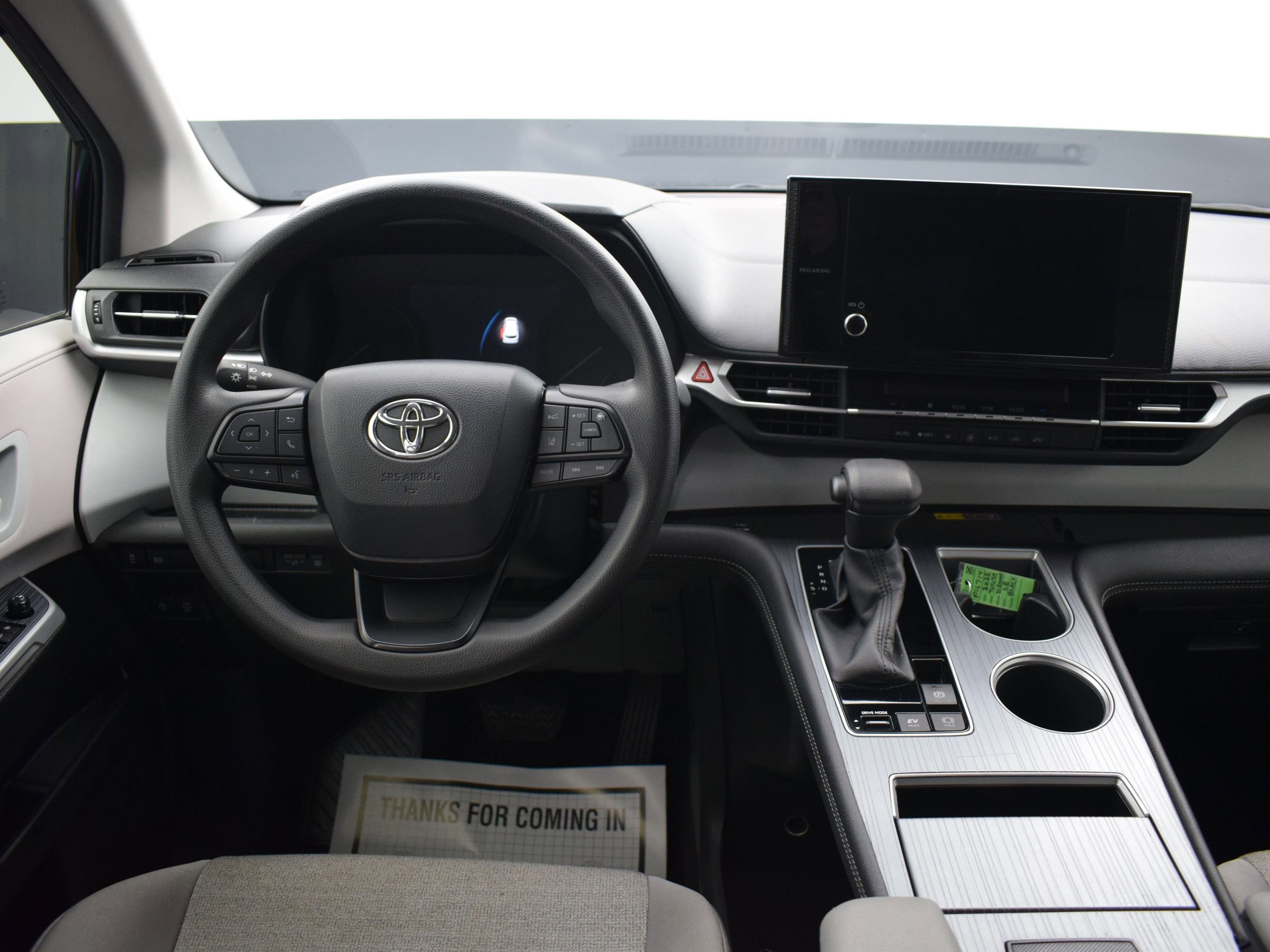 Used 2025 Toyota Sienna LE image 16
