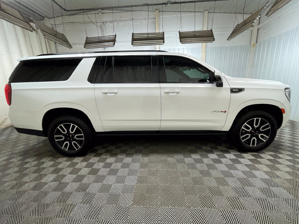 Used 2023 GMC Yukon XL AT4 w/ AT4 Premium Package AWD/4WD image 28