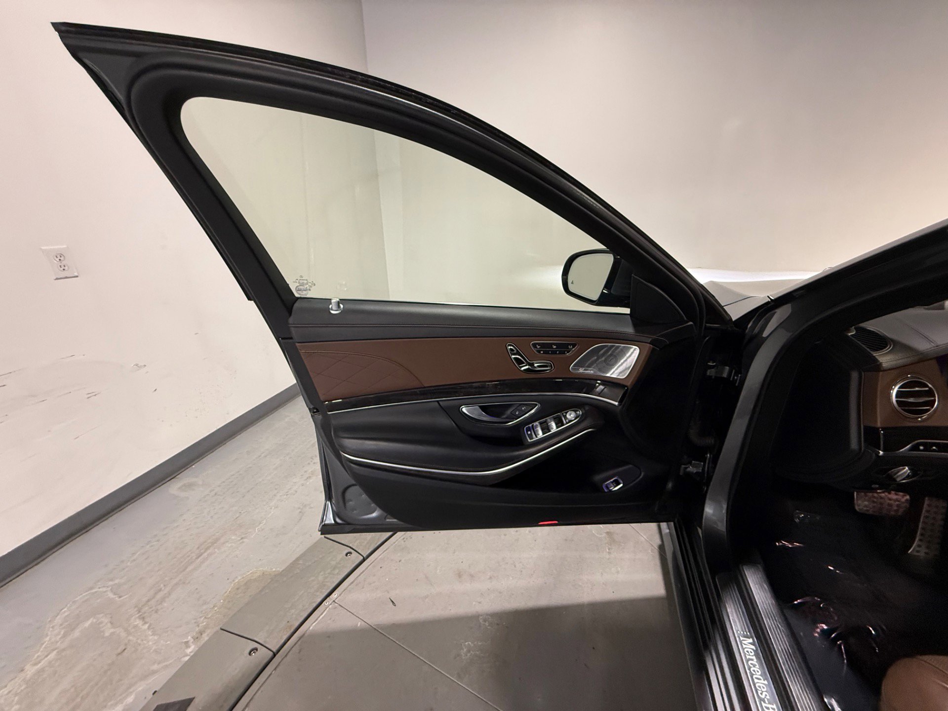 Used 2018 Mercedes-Benz S 450 S 450 4MATIC w/ AMG Line Exterior image 21