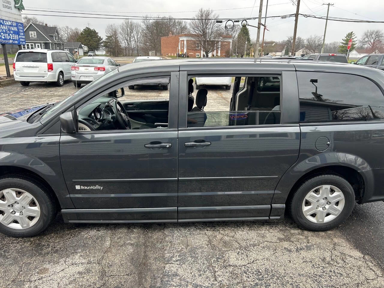 Used 2012 Dodge Grand Caravan SE image 7