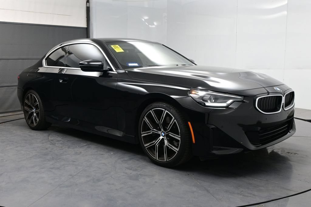 Used 2022 BMW 230i Coupe w/ Convenience Package RWD image 4