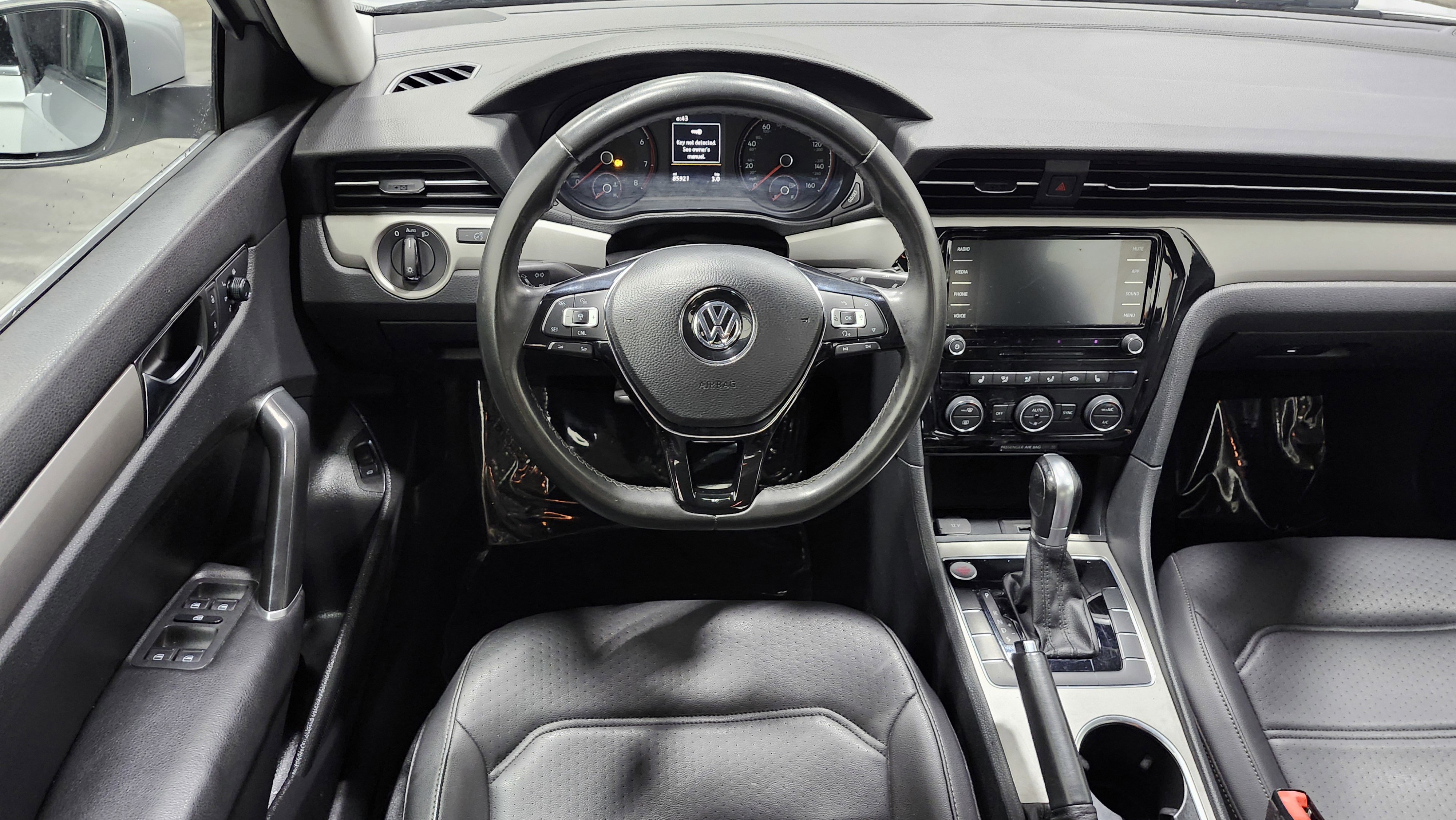 Used 2021 Volkswagen Passat 2.0T SE image 25