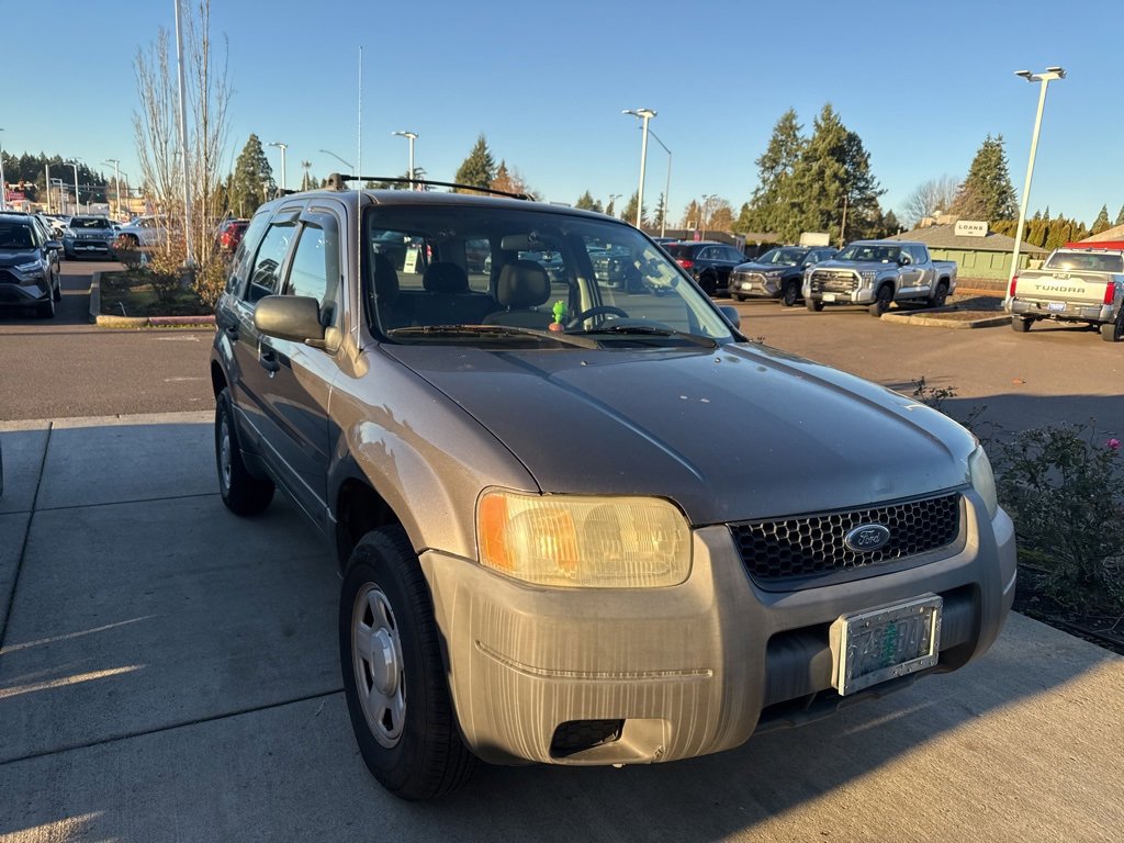 Used 2004 Ford Escape XLS image 2