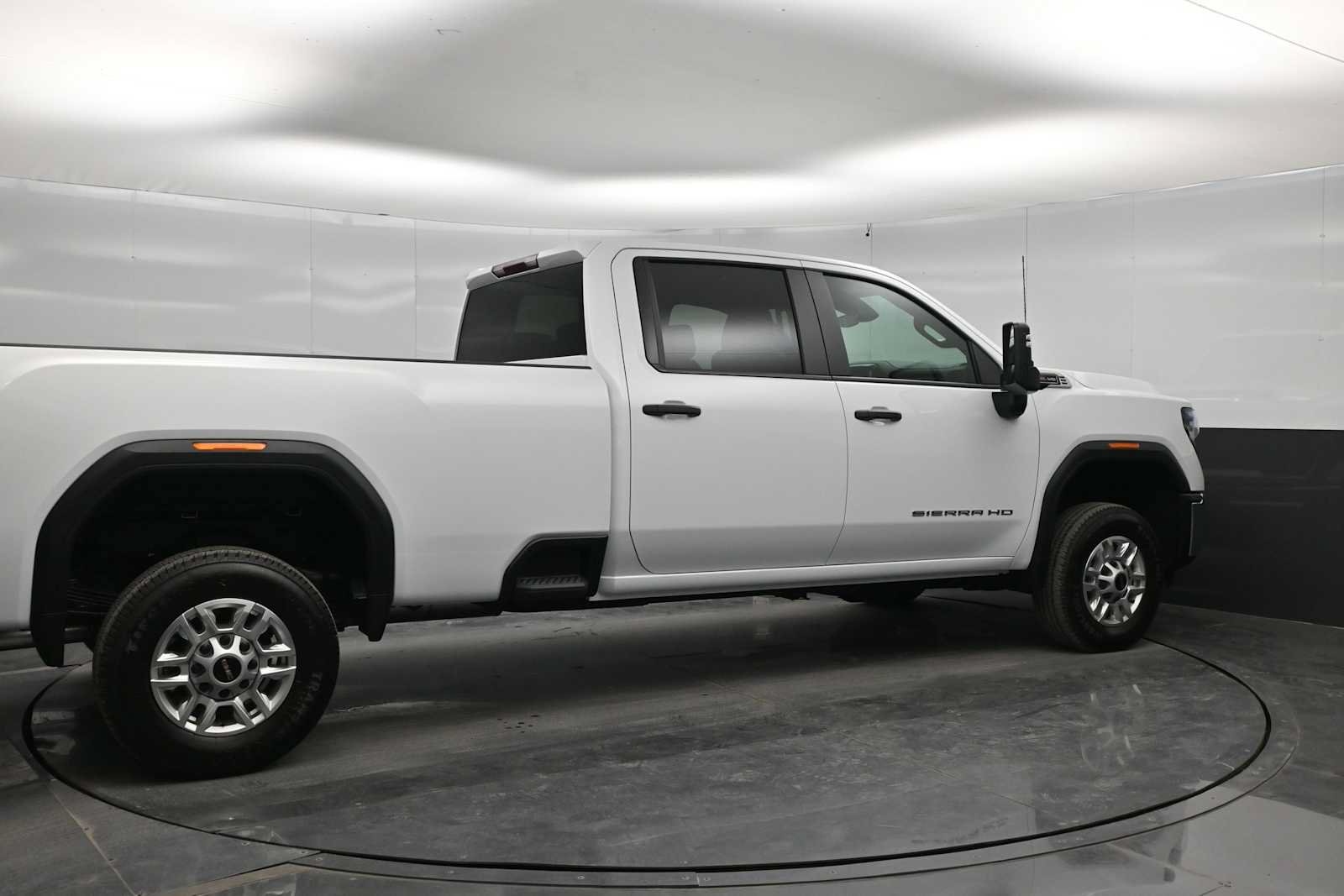 Used 2026 GMC Sierra 2500 Pro w/ Convenience Package AWD/4WD image 8