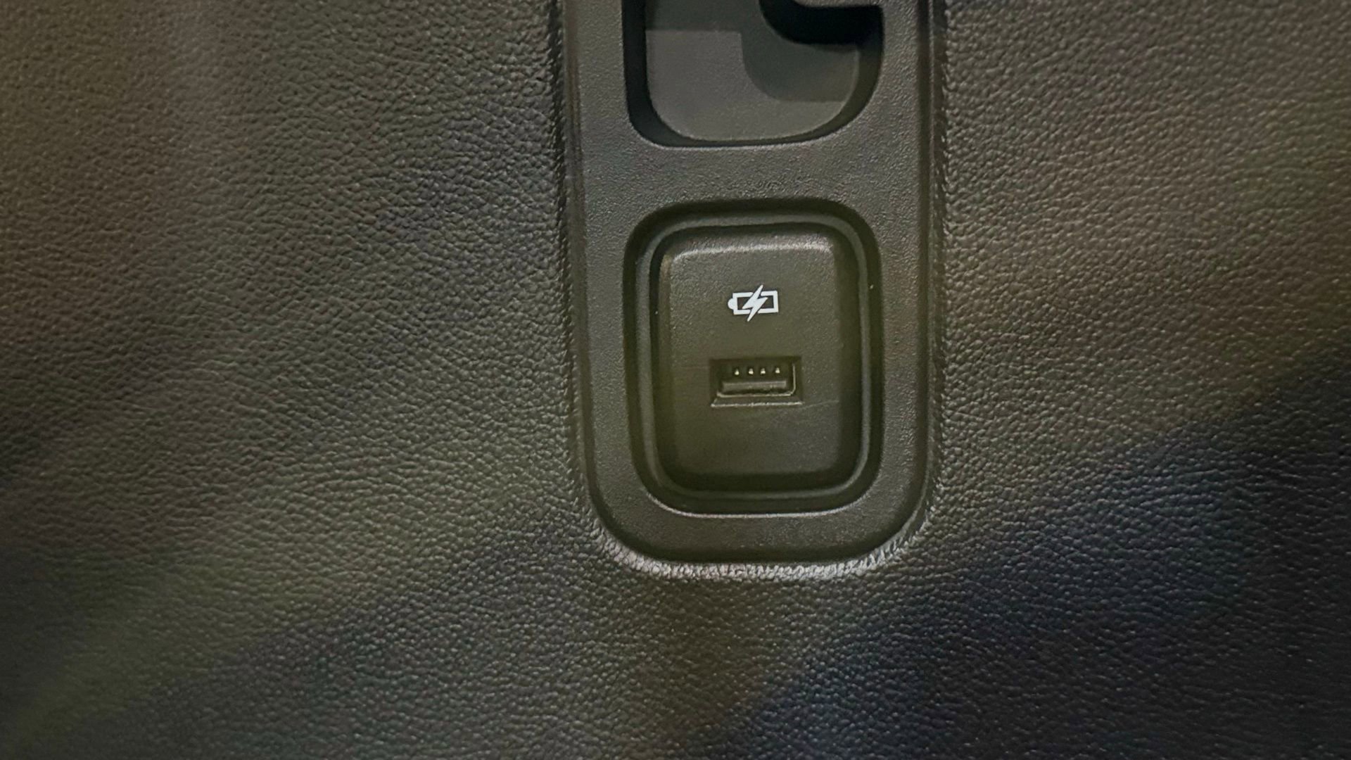 Used 2020 Chevrolet Traverse LT image 49