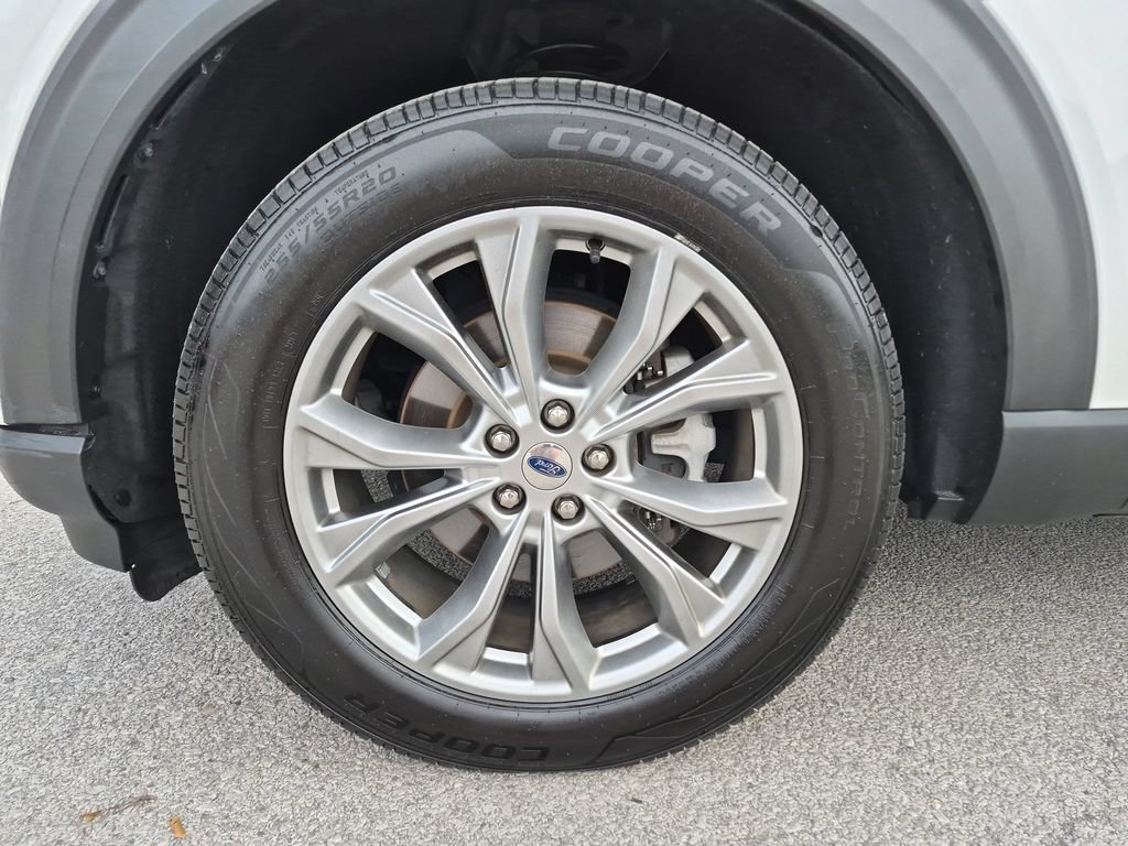 Used 2021 Ford Explorer XLT w/ Equipment Group 202A AWD/4WD image 21