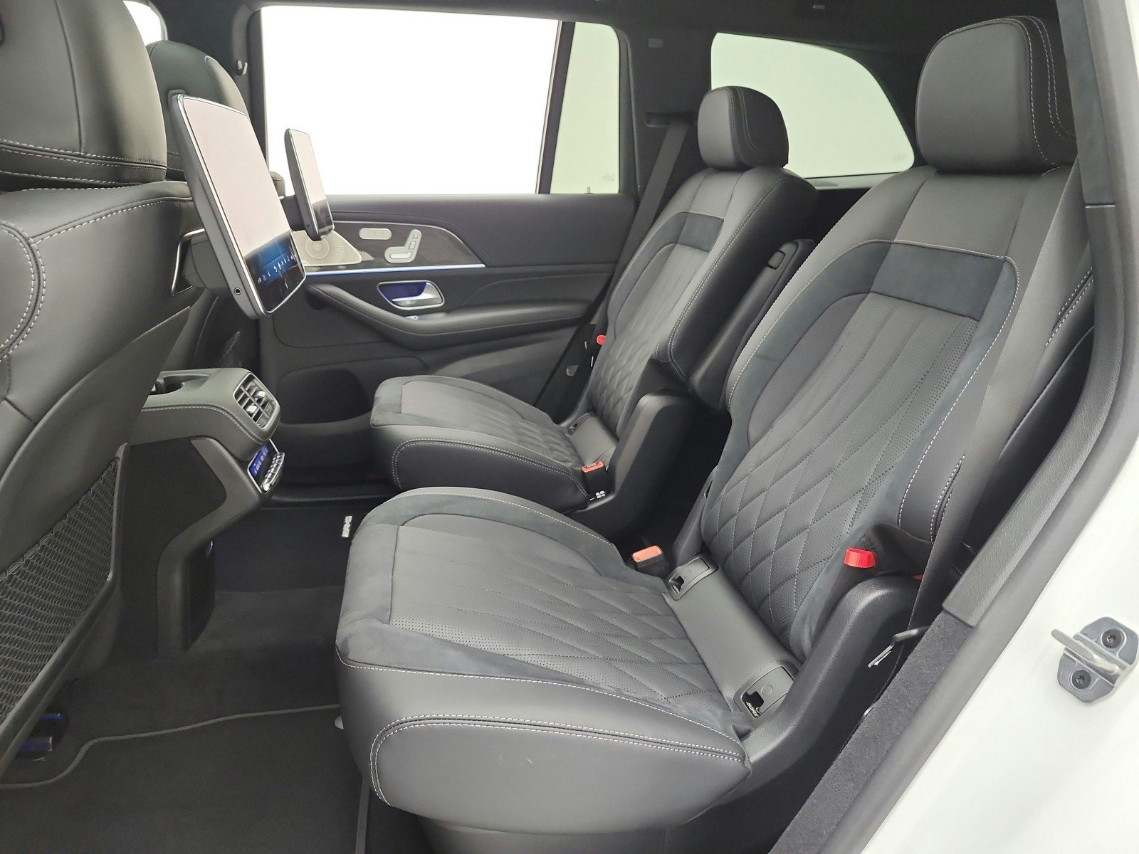 New 2026 Mercedes-Benz GLS 63 AMG 4MATIC image 11
