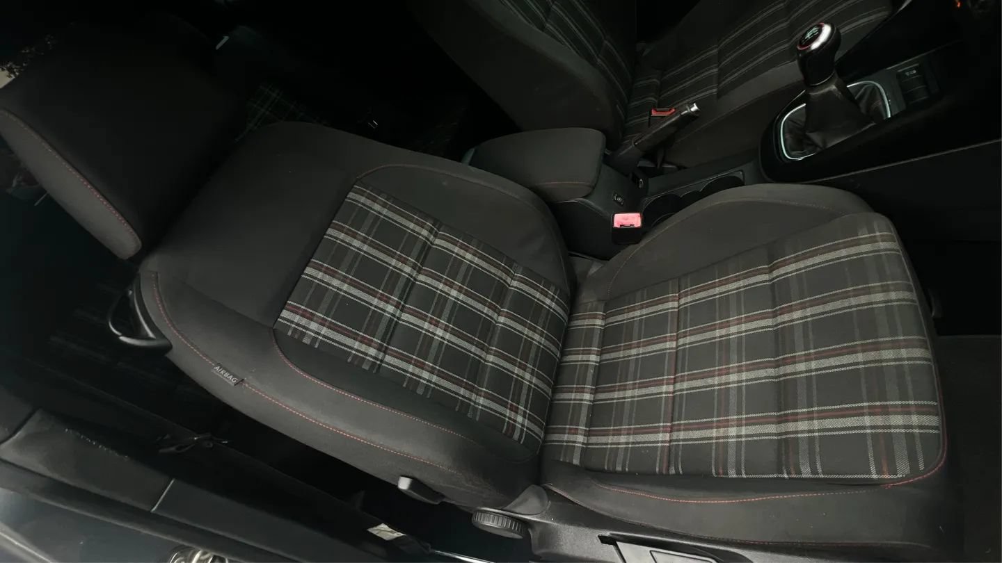 Used 2011 Volkswagen GTI 2-Door FWD image 20