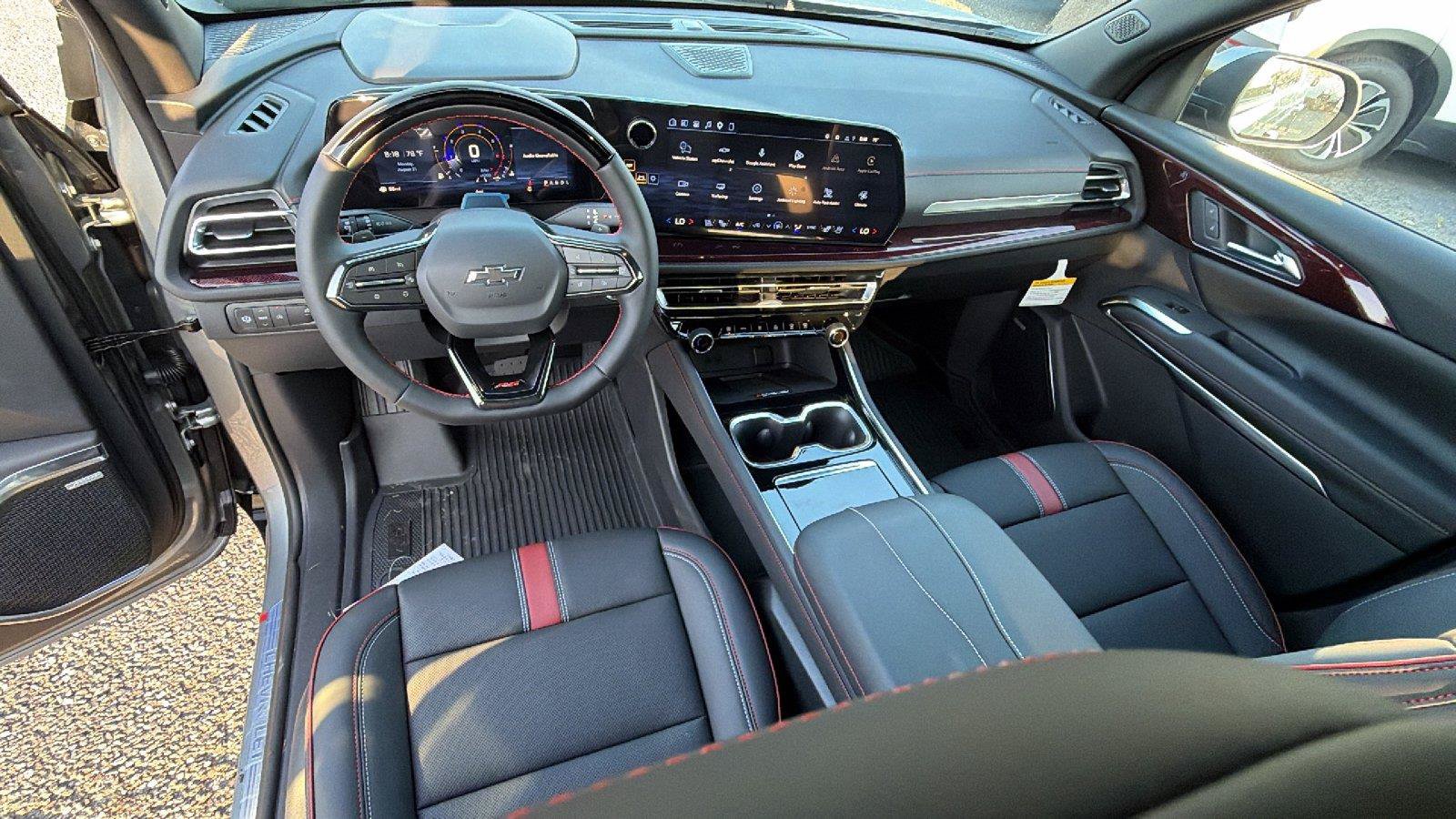 New 2027 Chevrolet Traverse RS w/ LPO, Floor Liner Package FWD image 20