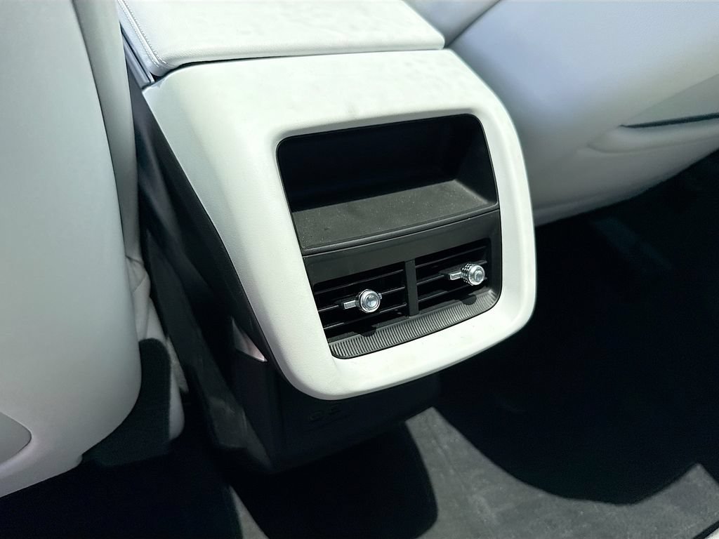 Used 2024 Cadillac Lyriq Luxury RWD image 26