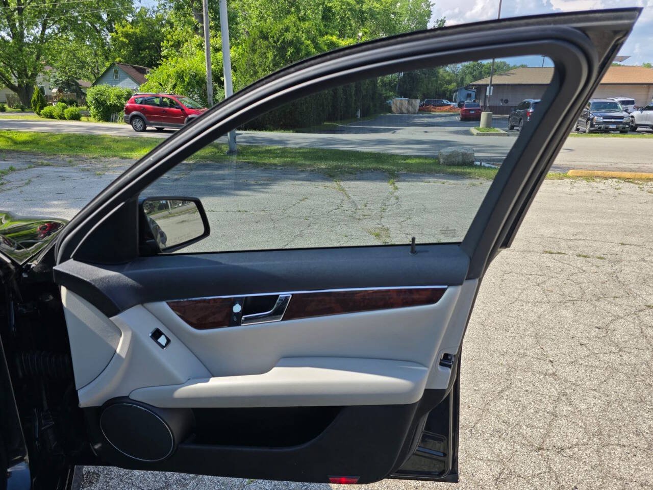 Used 2011 Mercedes-Benz C 300 Sedan image 17