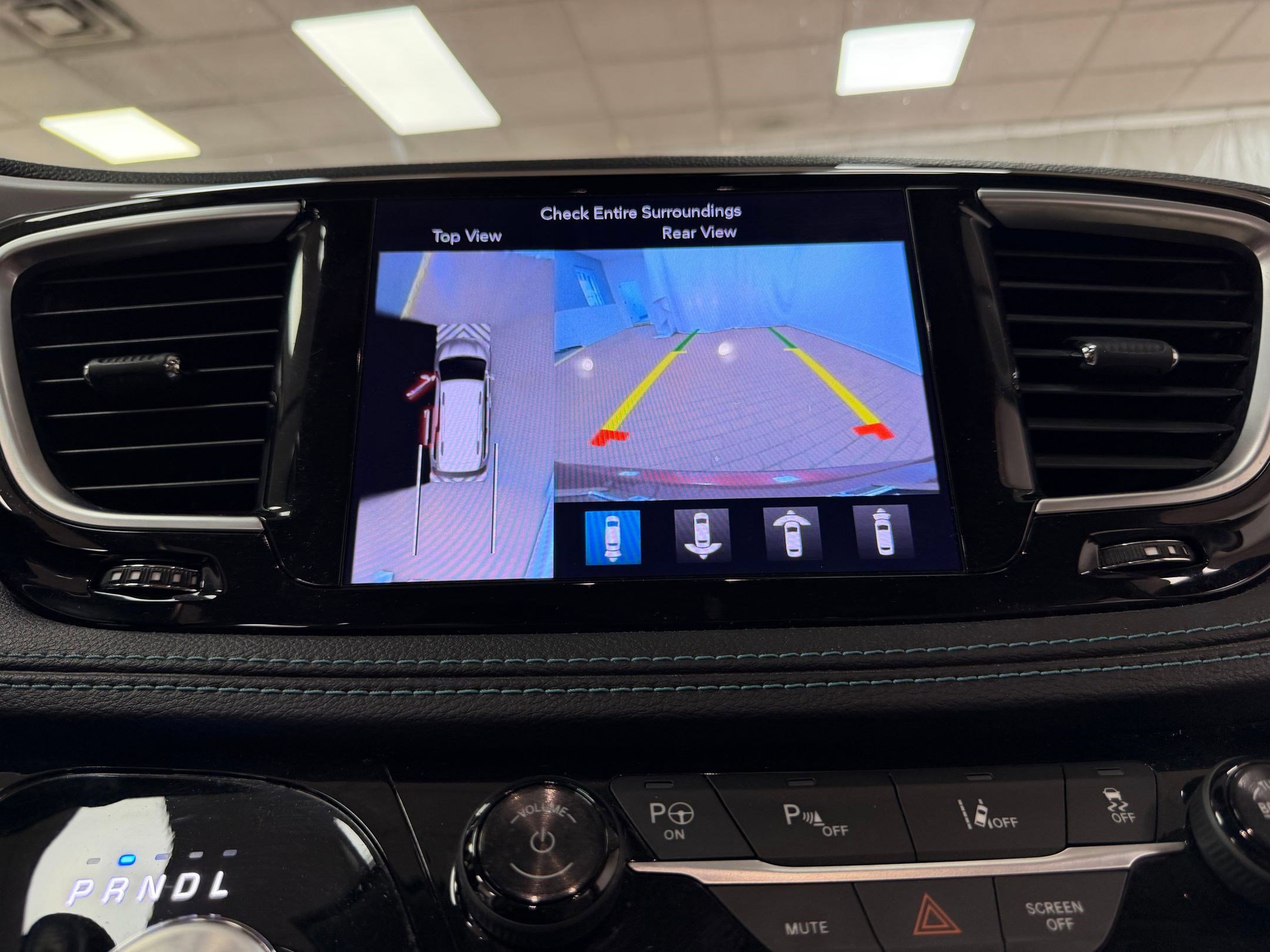 Used 2018 Chrysler Pacifica Limited w/ Advanced Safetytec Group image 20