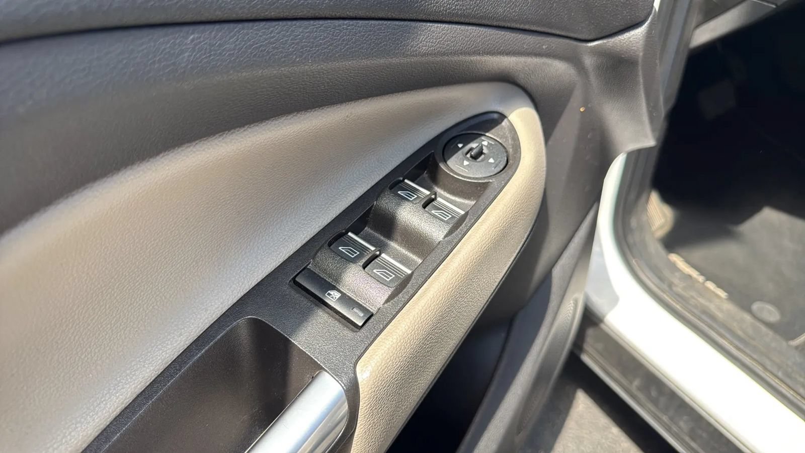 Used 2019 Ford Escape SEL AWD/4WD image 24
