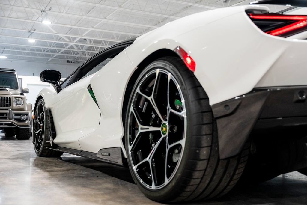 Used 2025 Lamborghini Revuelto AWD/4WD image 30