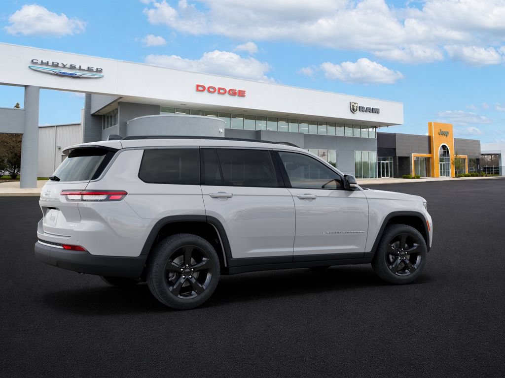 New 2026 Jeep Grand Cherokee L Limited w/ Limited Altitude Package AWD/4WD image 4