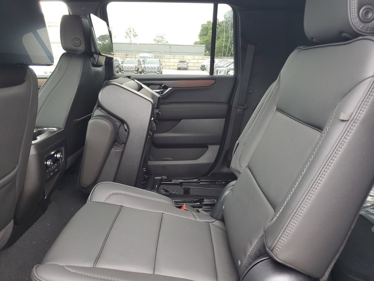 New 2026 GMC Yukon XL Denali w/ Denali Reserve Package AWD/4WD image 11