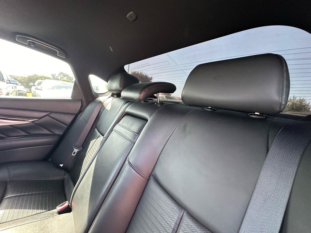 Used 2015 INFINITI Q70 5.6 w/ Sport Package RWD image 34