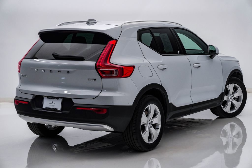 Used 2020 Volvo XC40 T5 Momentum w/ Protection Package Premier image 11