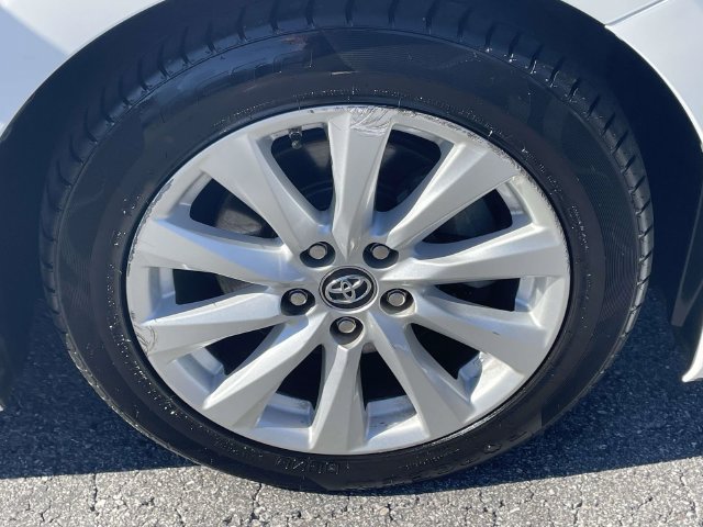 Used 2019 Toyota Camry LE FWD image 7