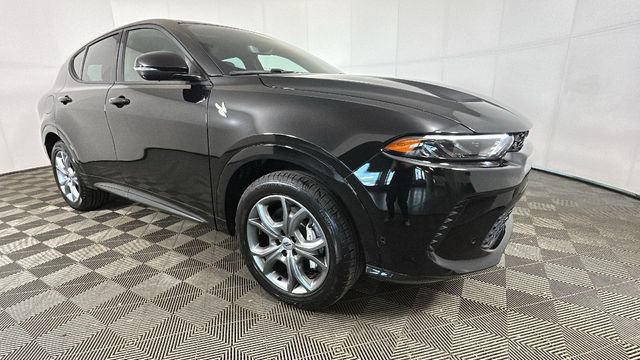 Used 2024 Dodge Hornet R/T w/ Tech Pack w/o Parking AWD/4WD image 2
