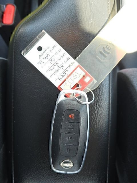 Used 2024 Nissan Versa SV FWD image 24