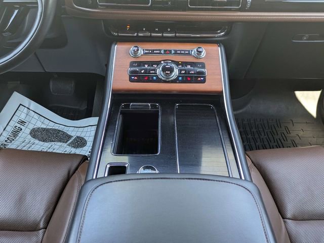 Used 2020 Lincoln Aviator Reserve w/ Equipment Group 202A image 20