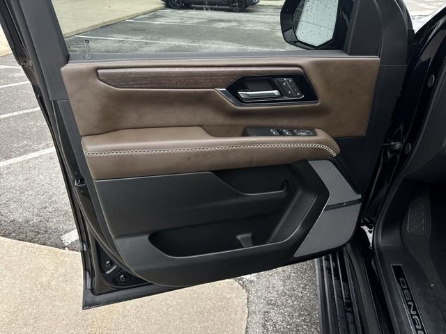 Certified 2025 GMC Yukon Denali Ultimate w/ LPO, Floor Liner Package image 23