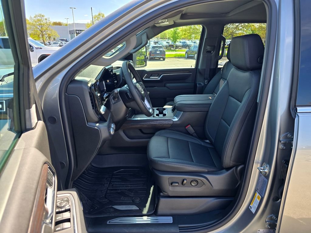 New 2026 GMC Sierra 2500 SLT w/ SLT Premium Package AWD/4WD image 15
