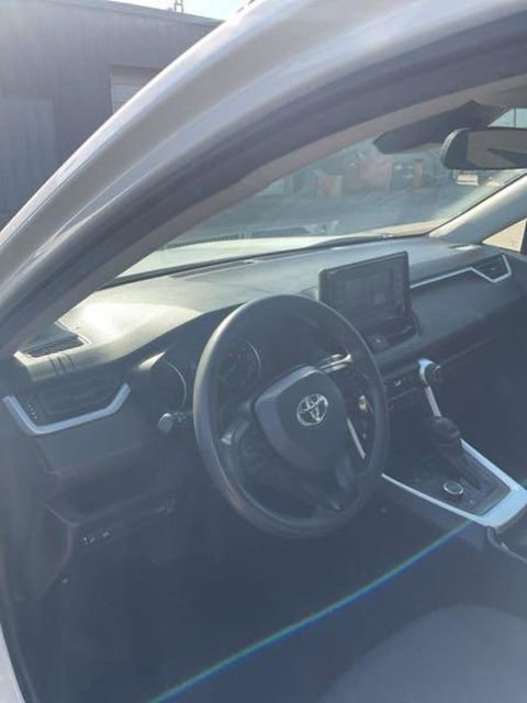 Used 2021 Toyota RAV4 XLE w/ Convenience Package image 12