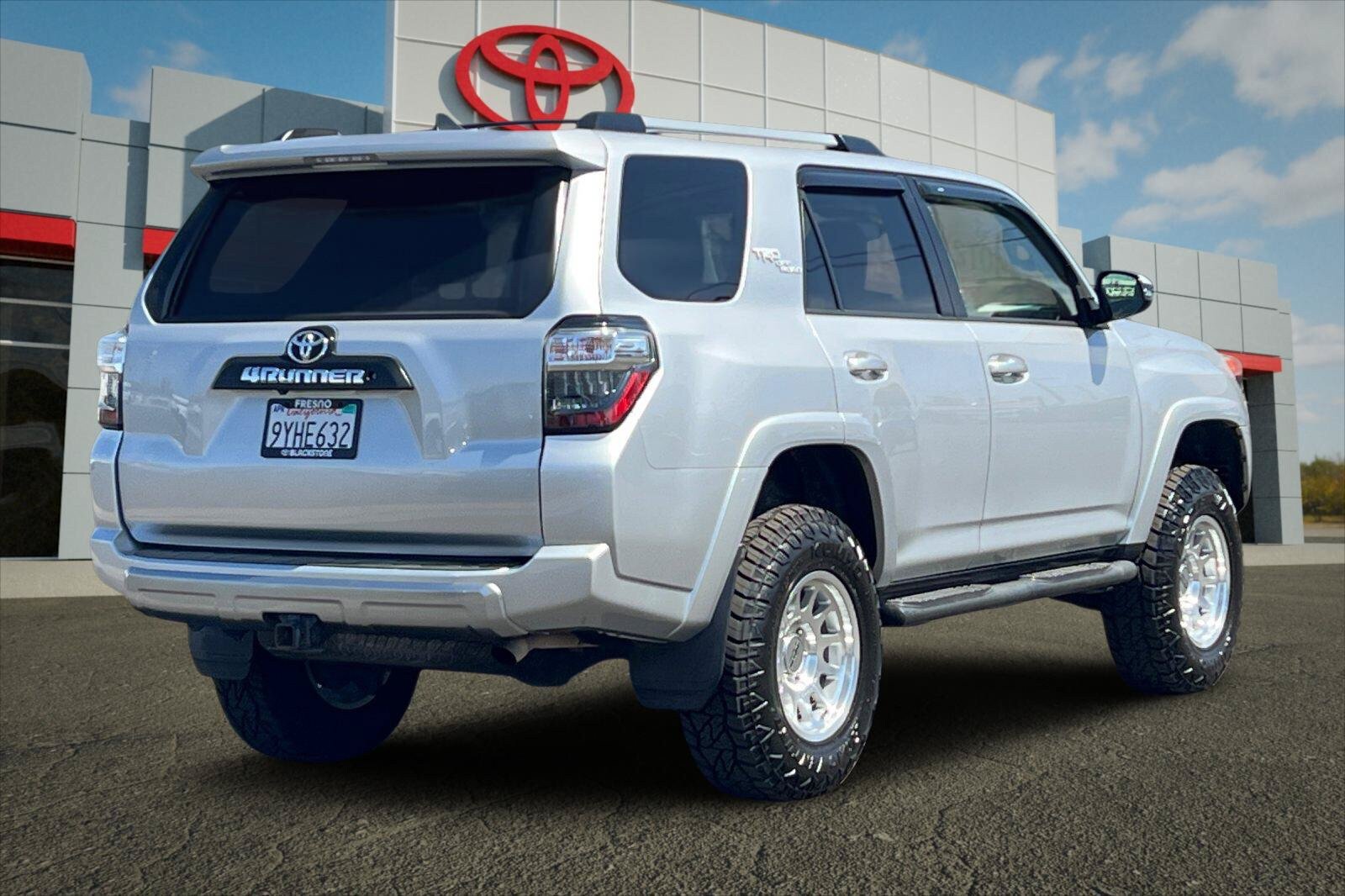 Used 2017 Toyota 4Runner TRD Off-Road Premium AWD/4WD image 3