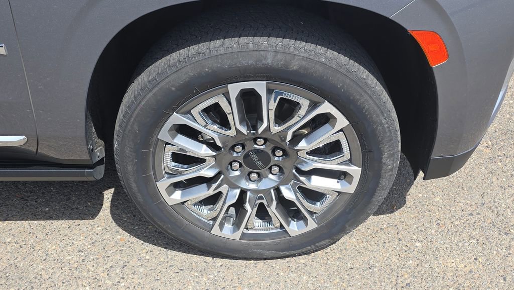 Used 2022 GMC Yukon Denali w/ Max Trailering Package AWD/4WD image 9