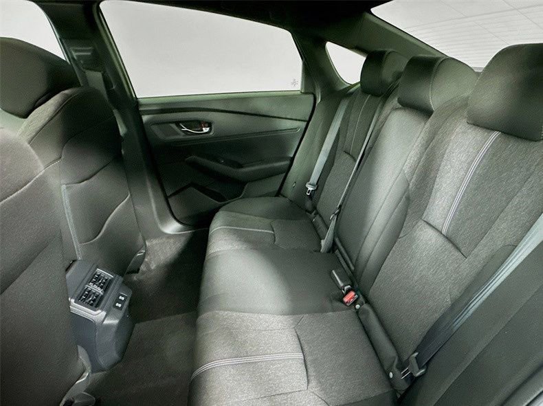Used 2025 Honda Accord Sport image 37