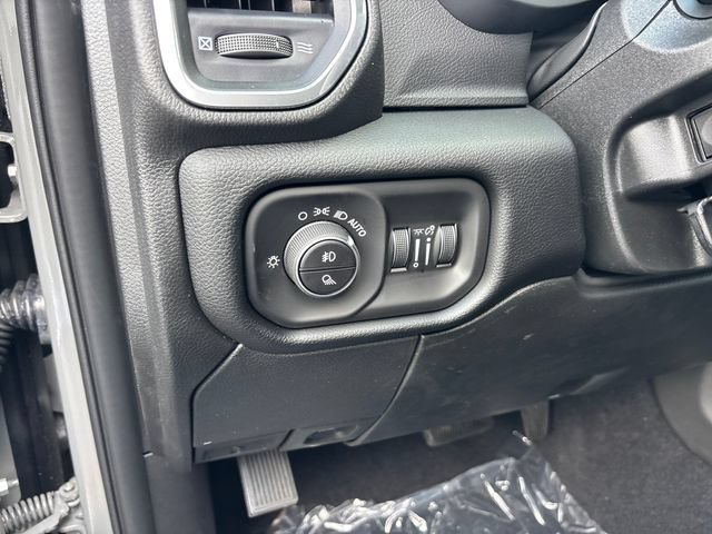 New 2026 RAM 2500 Laramie w/ Night Edition AWD/4WD image 17