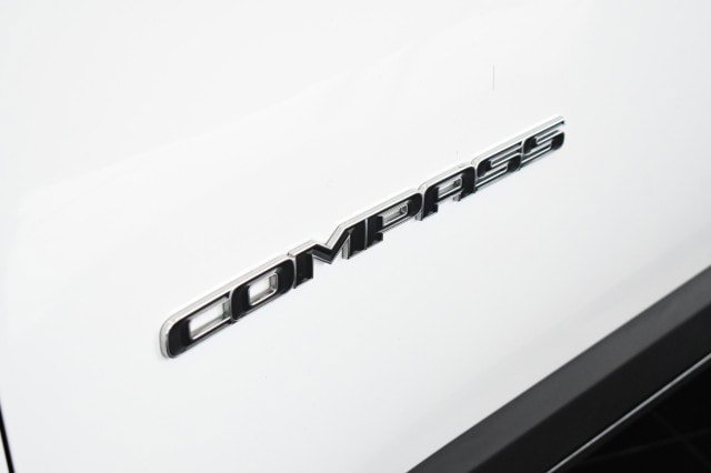 Used 2022 Jeep Compass Limited AWD/4WD image 8