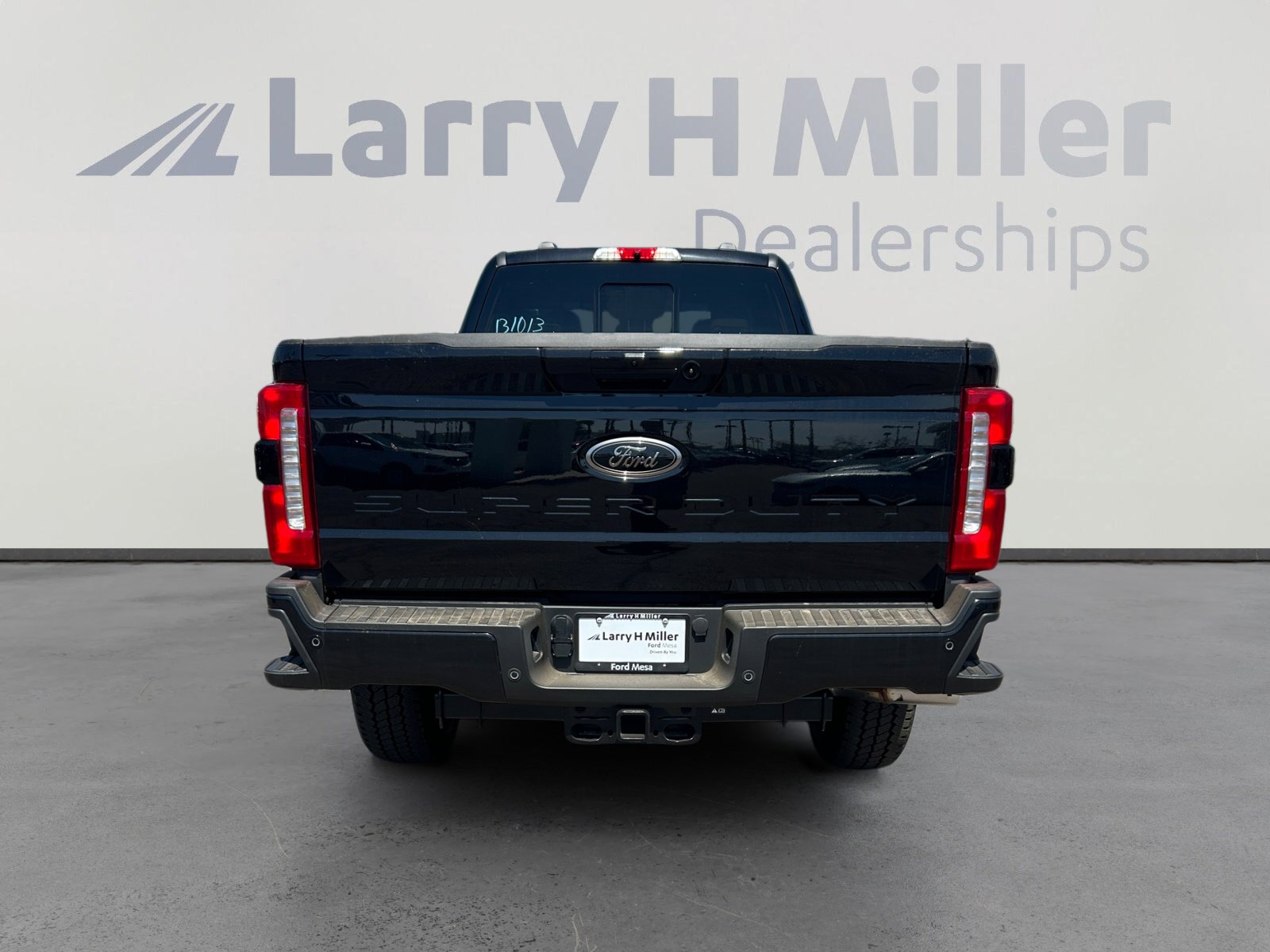 New 2025 Ford F350 XLT w/ Black Appearance Package image 4